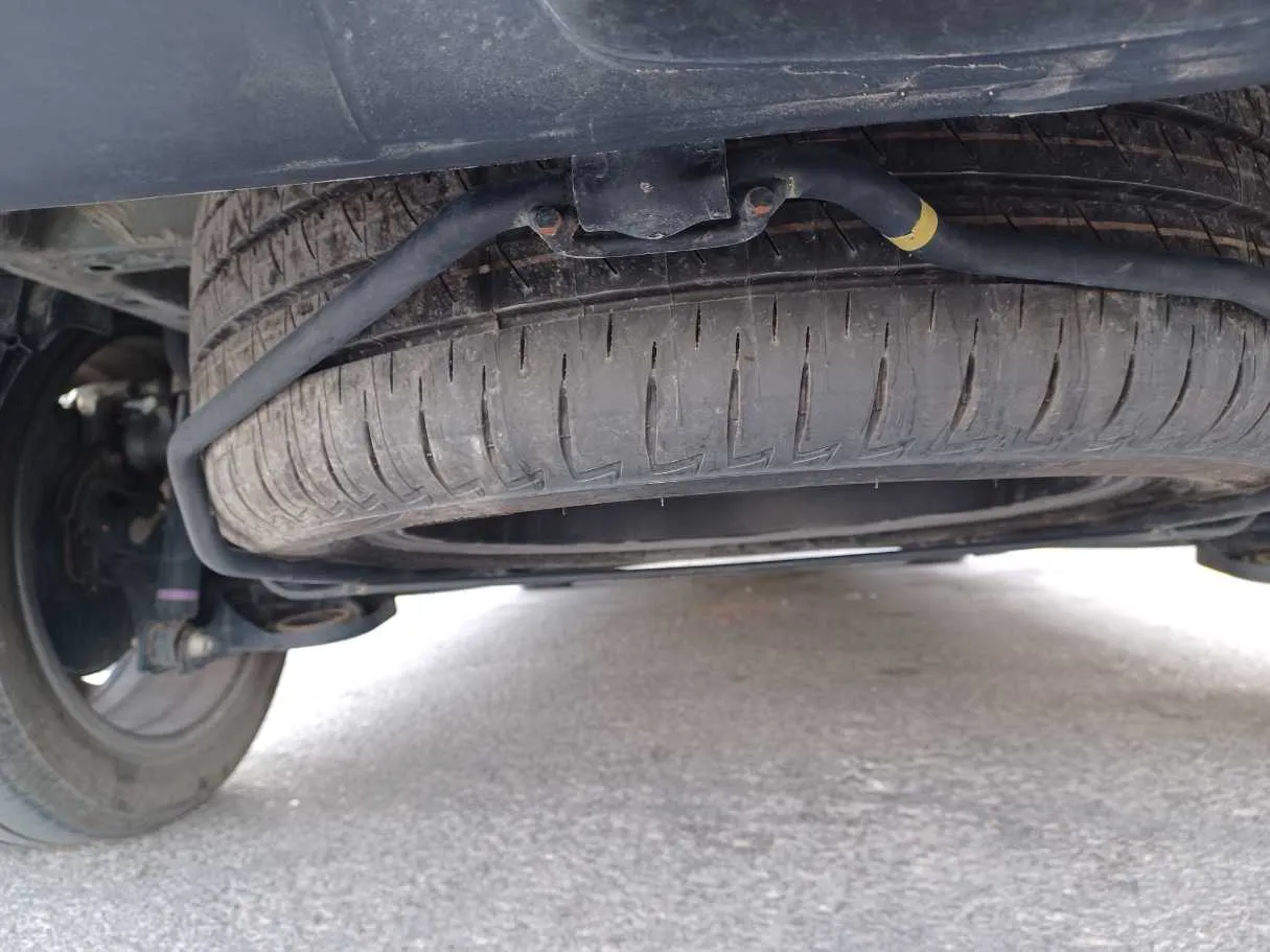 Car image 21