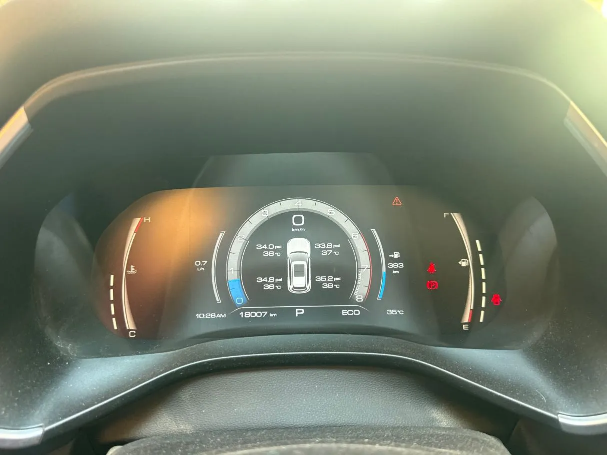 Car image 18