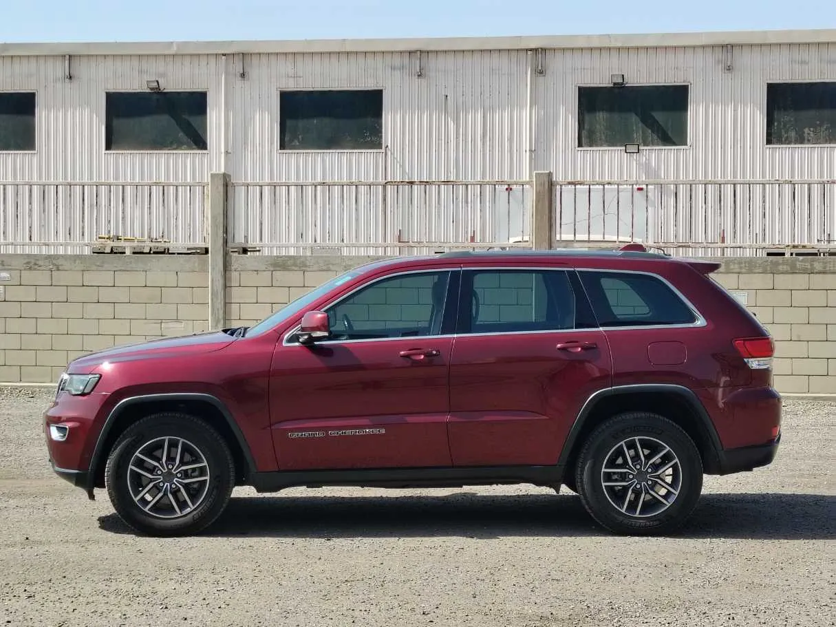 Car image 8
