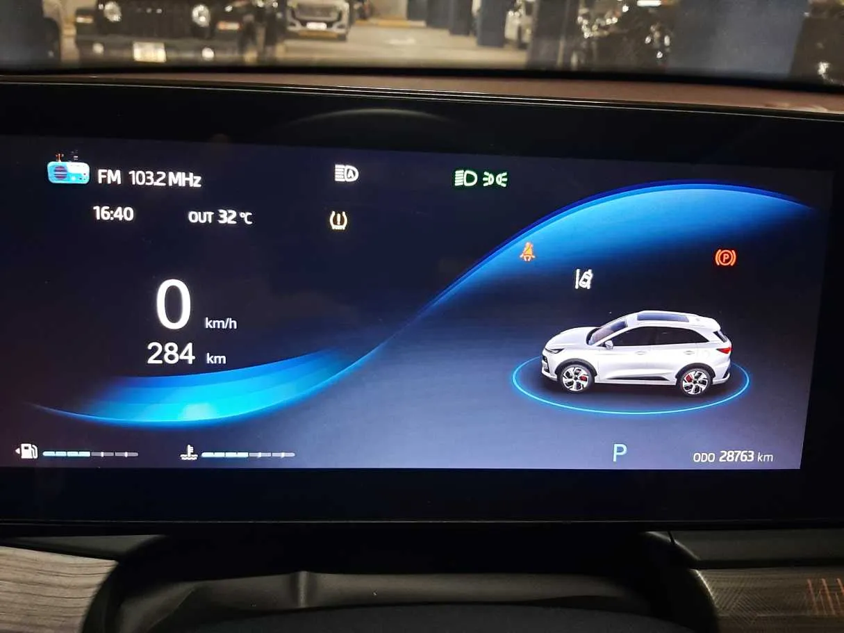Car image 18