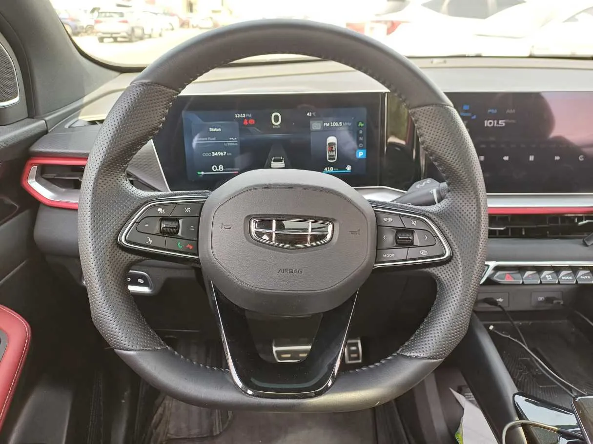 Car image 18