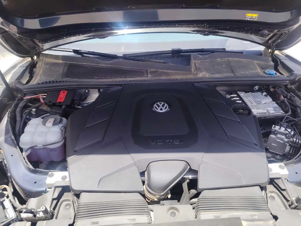 Car image 35