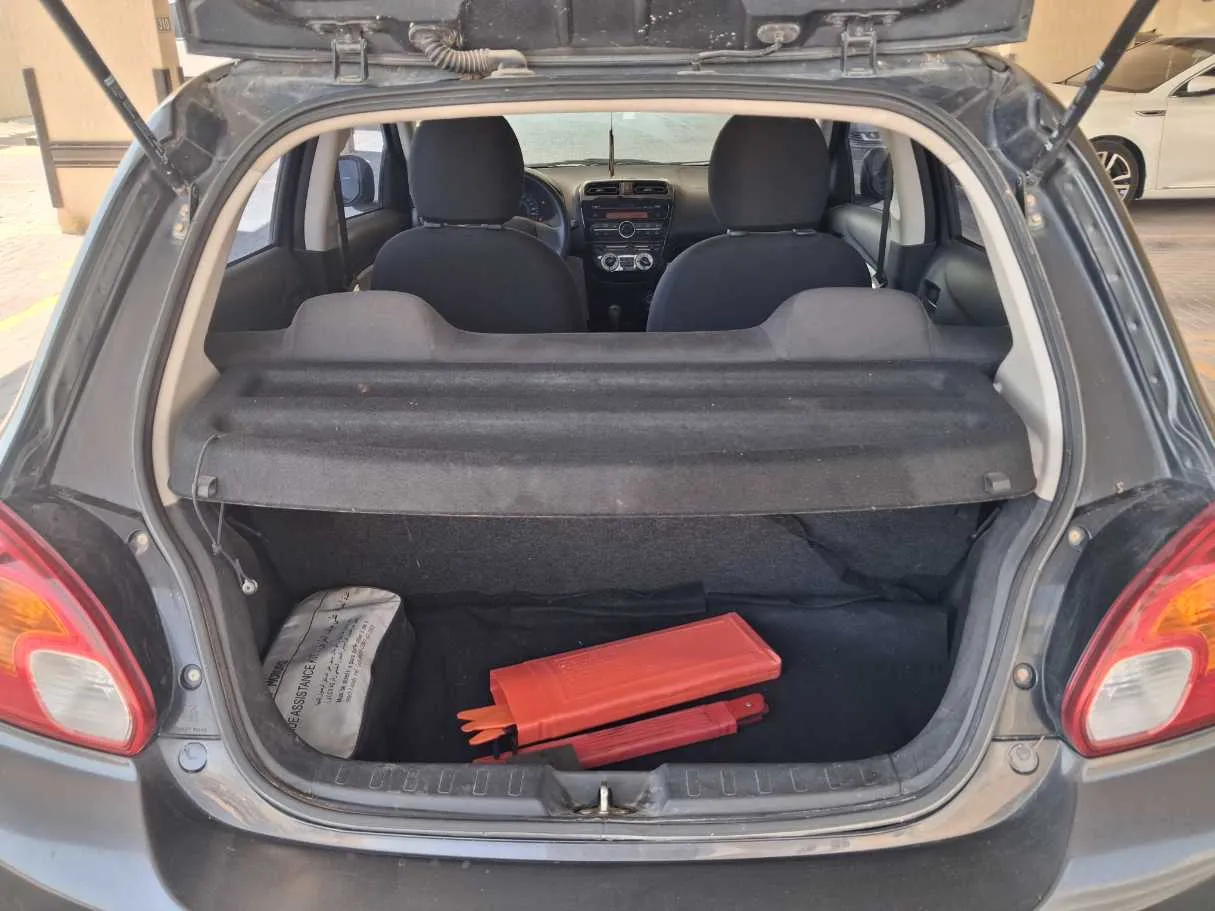Car image 19