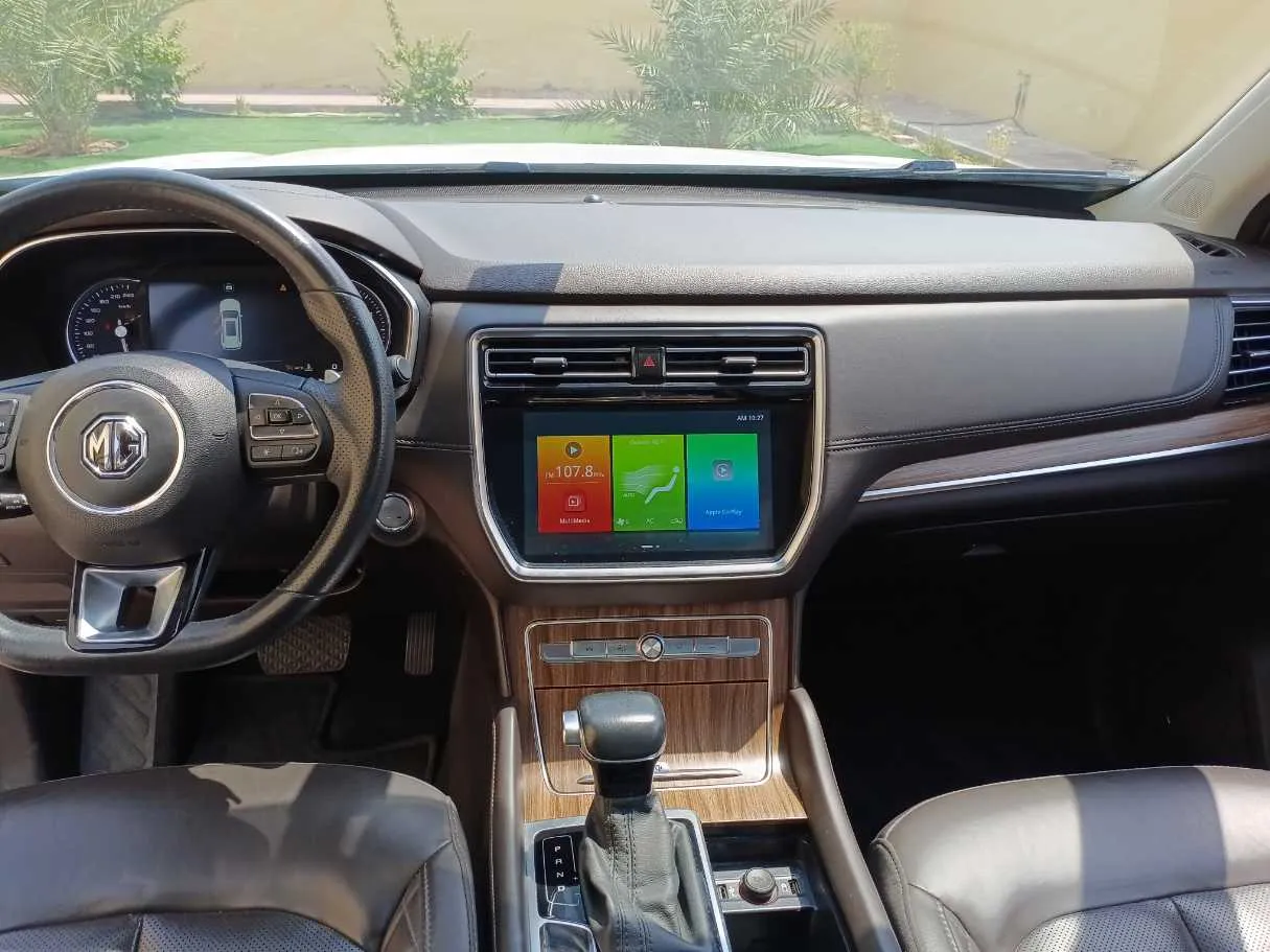 Car image 15