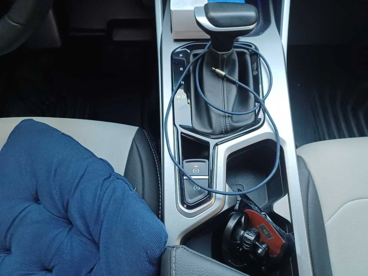 Car image 19