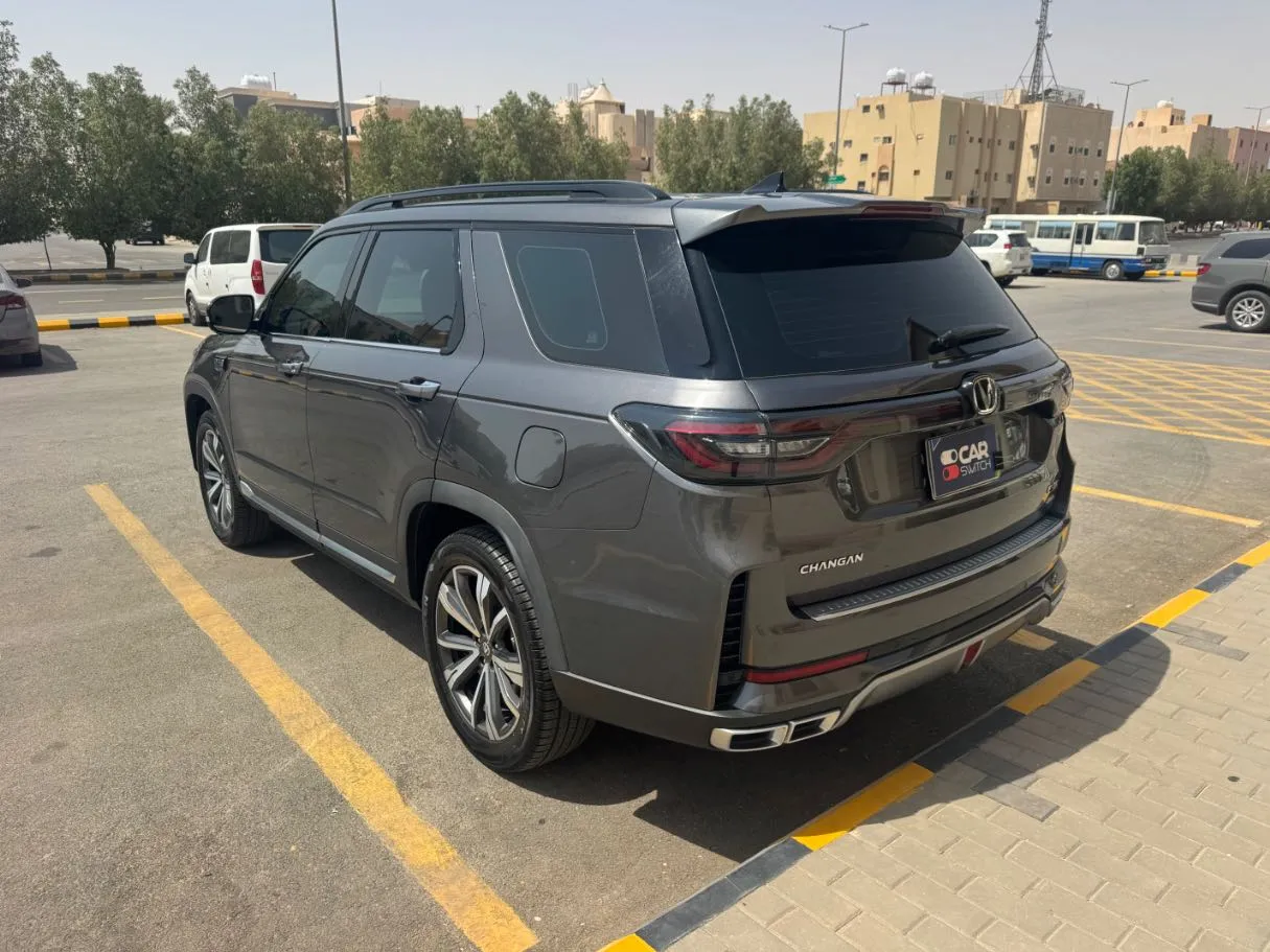 Car image 7