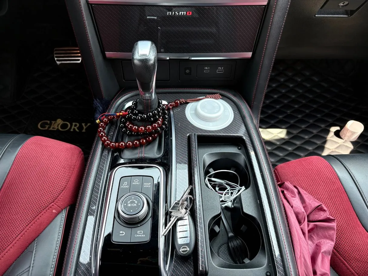 Car image 18