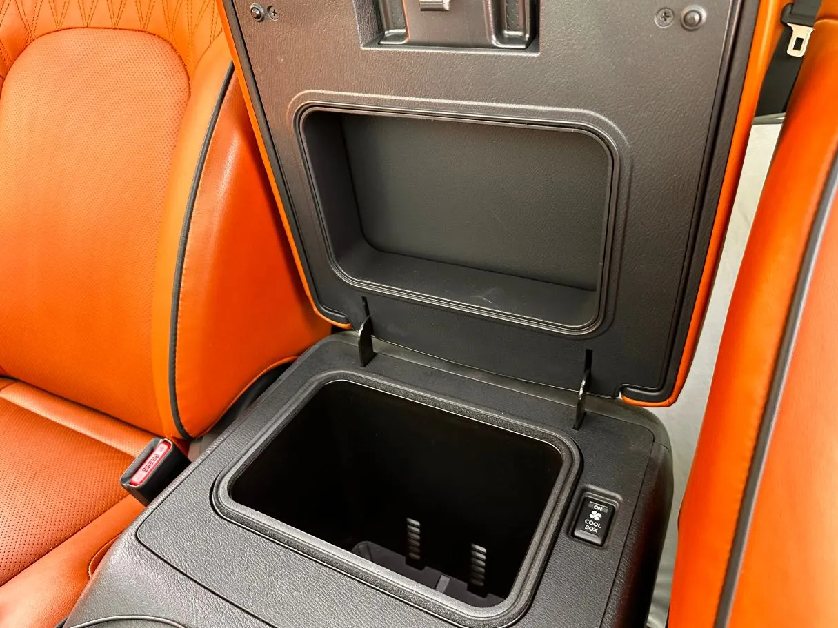 Car image 25