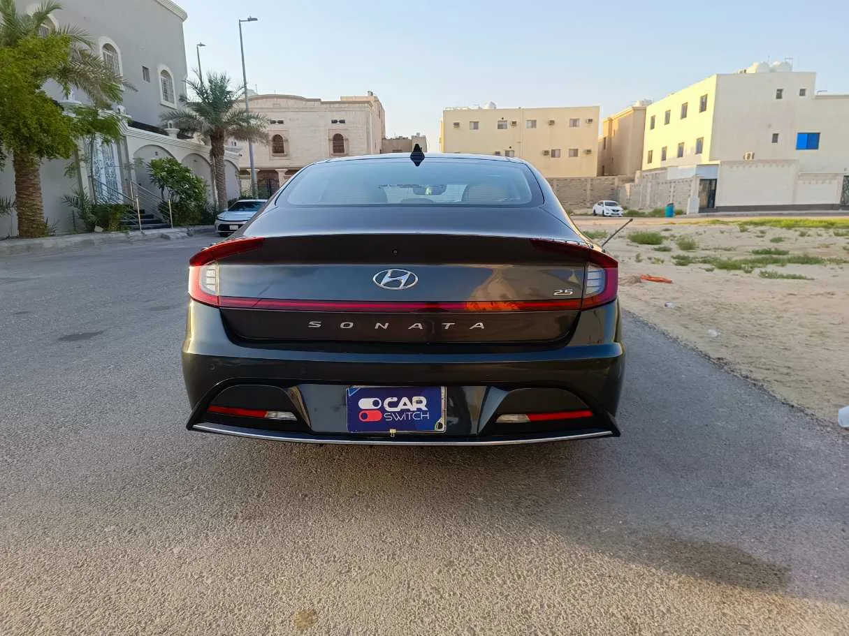 Car image 6