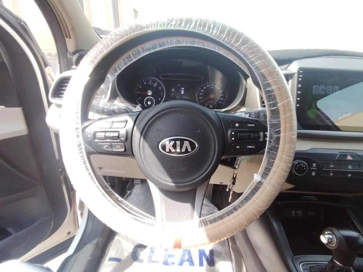 Car image 24