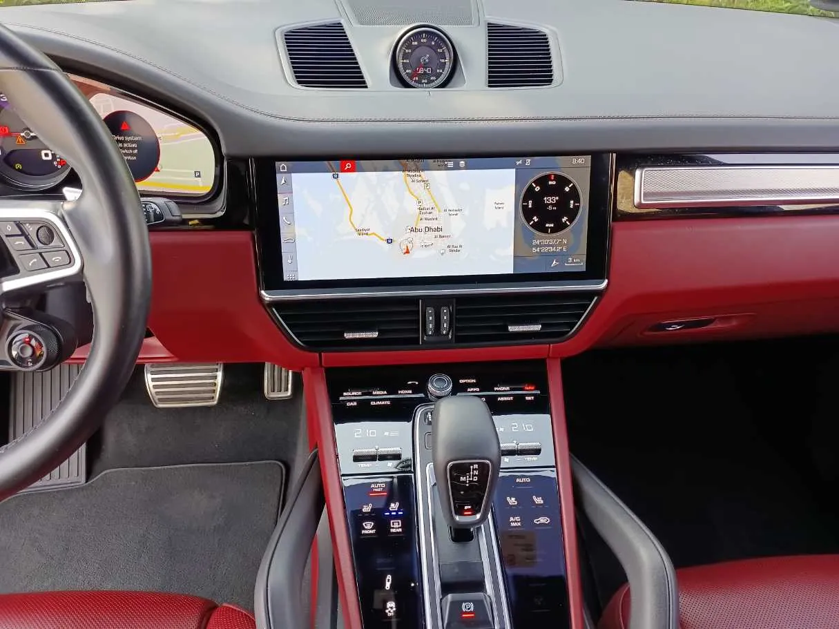 Car image 15