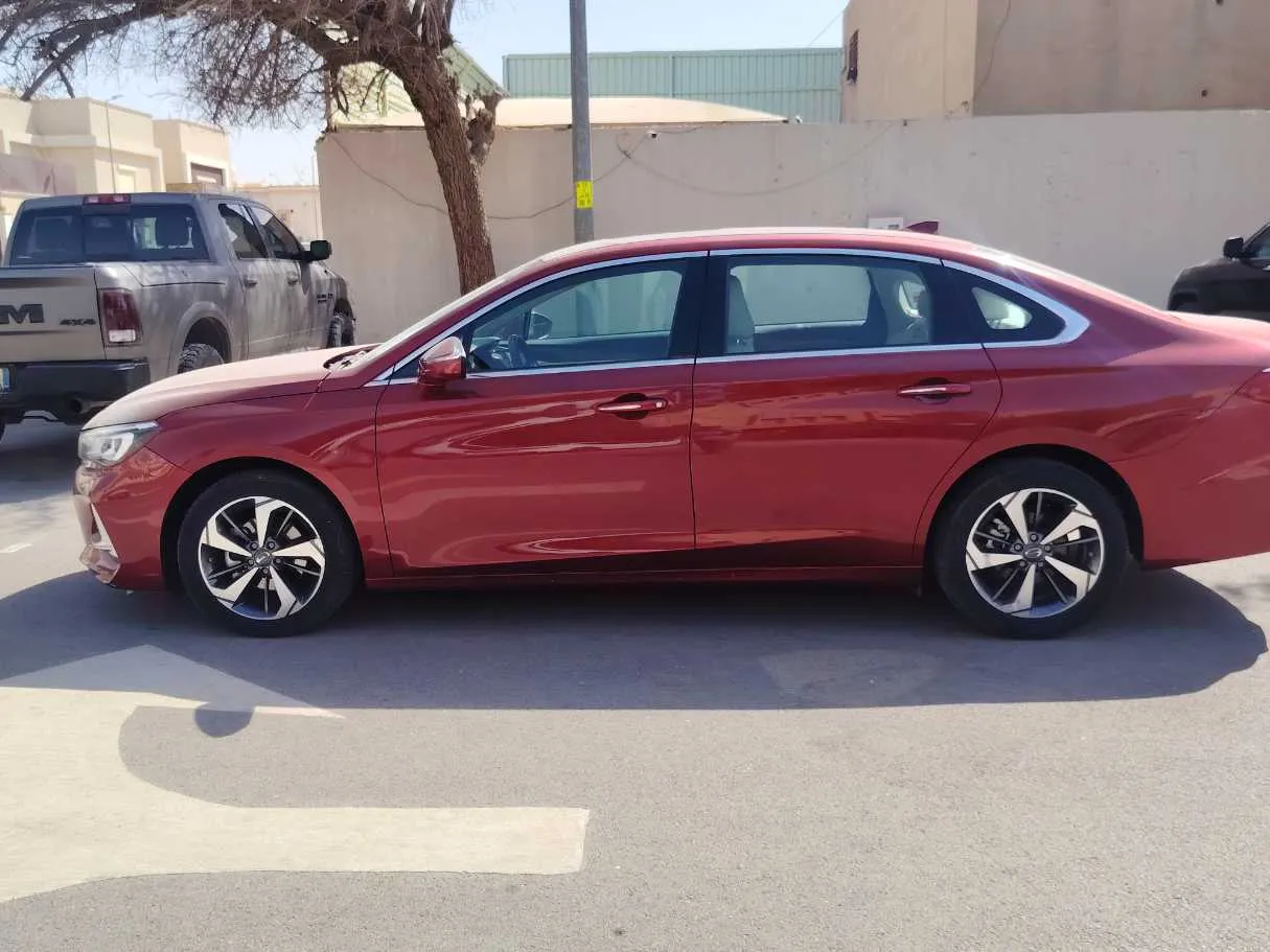 Car image 8