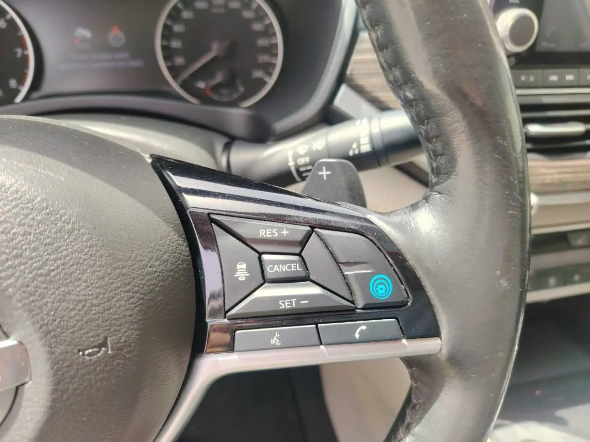 Car image 40