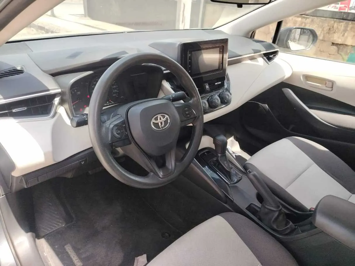 Car image 12