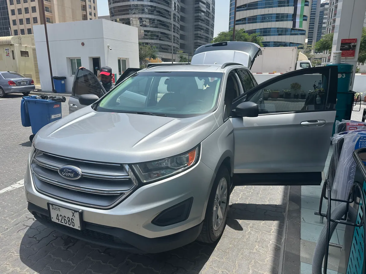 Car image 8