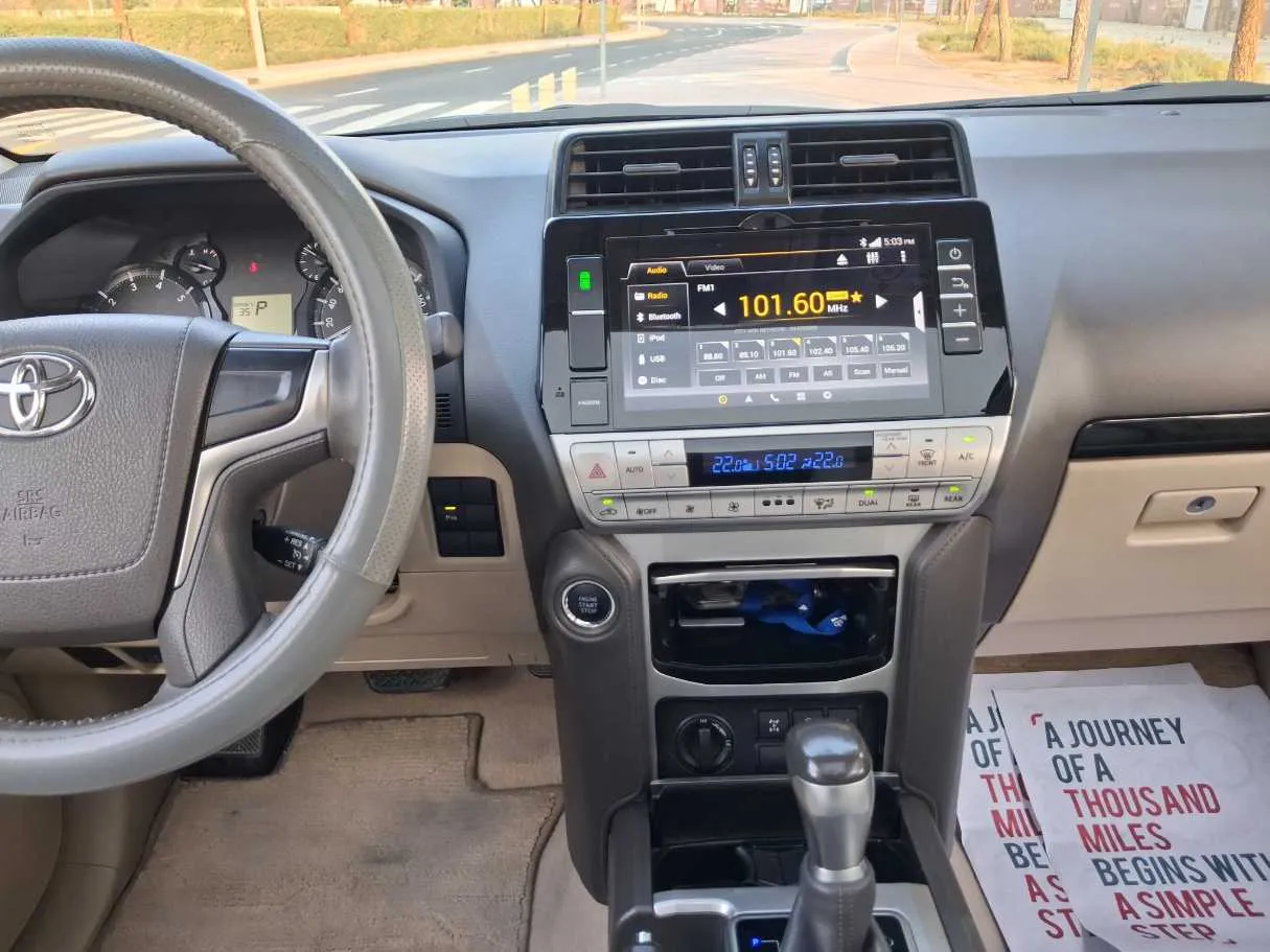 Car image 18