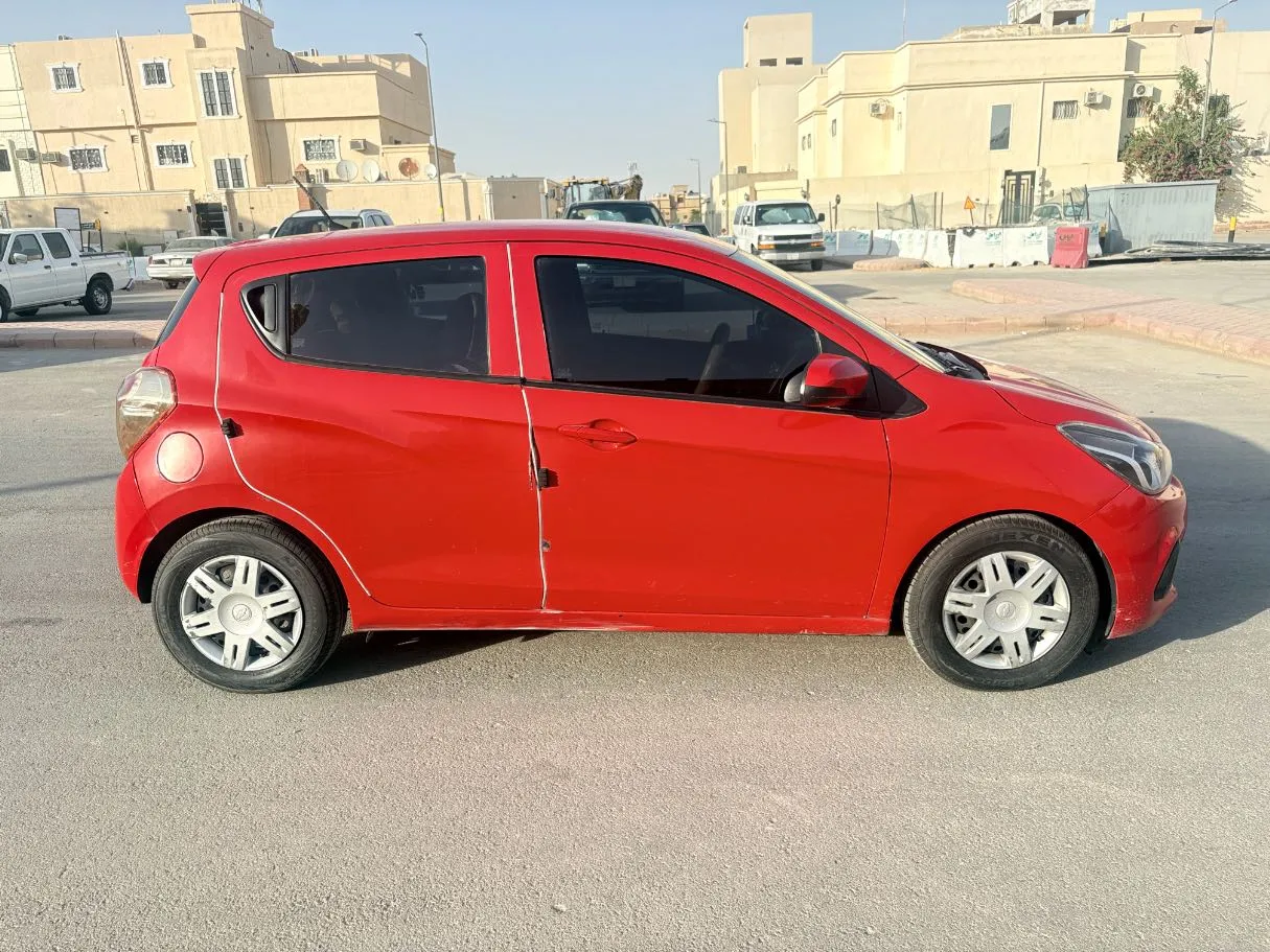 Car image 4