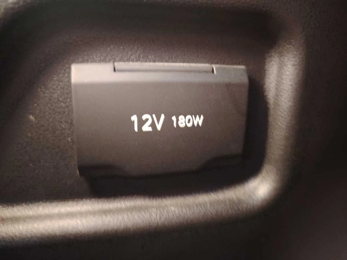 Car image 26