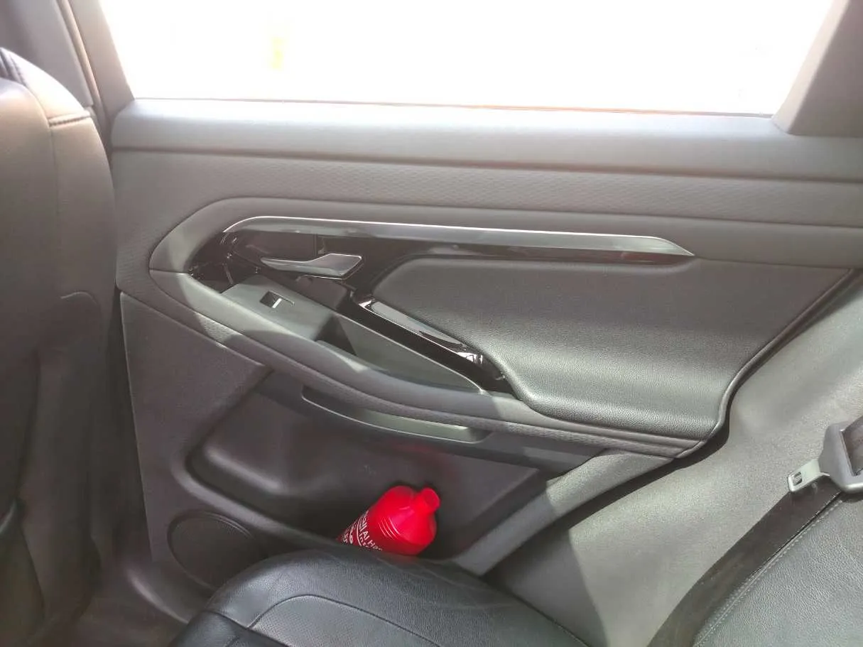Car image 35