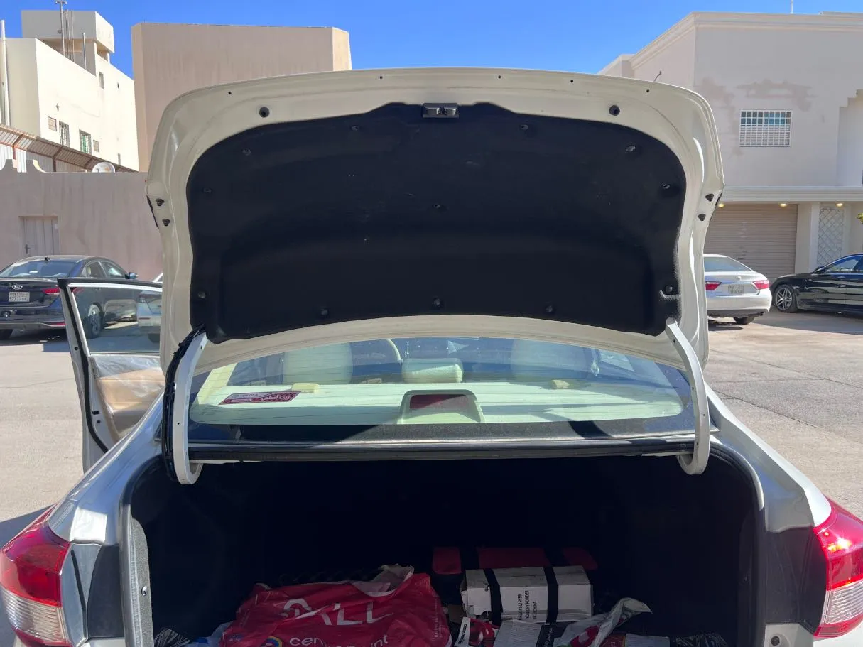 Car image 22