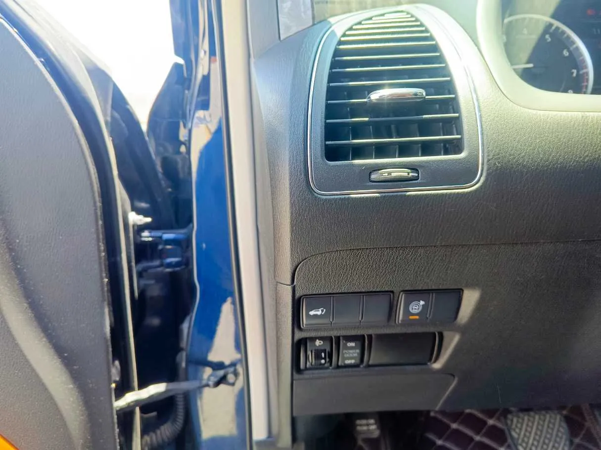 Car image 37