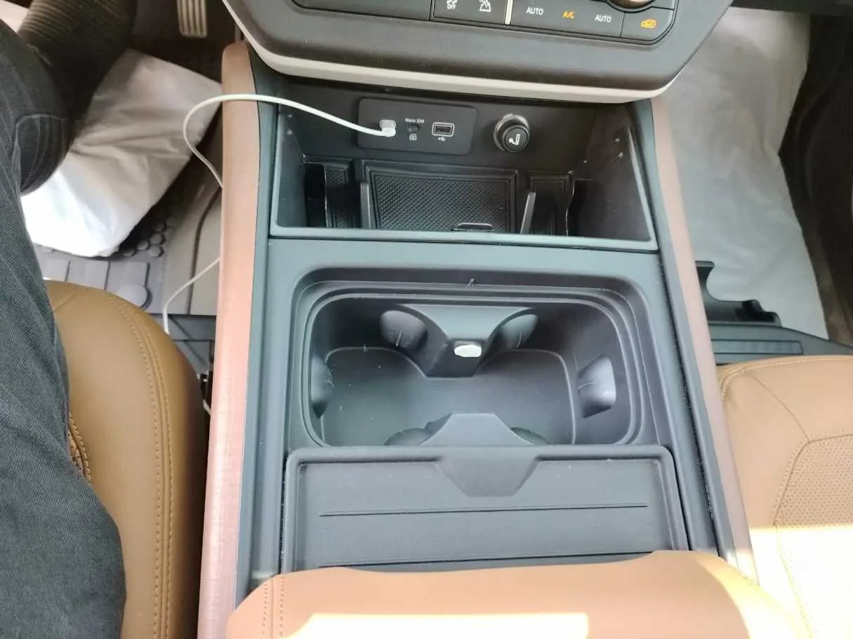 Car image 23