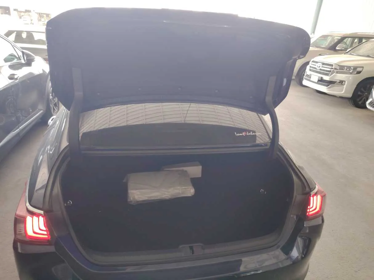 Car image 28
