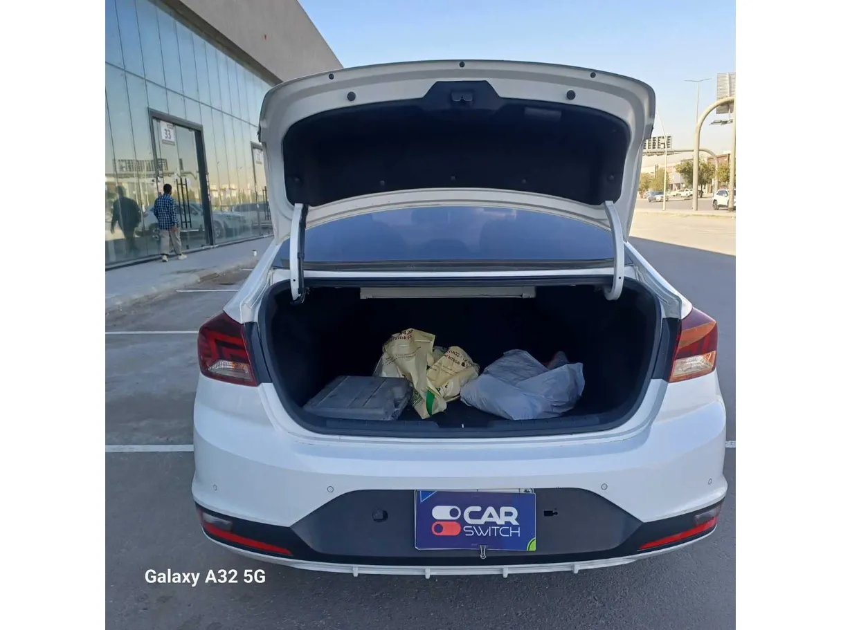 Car image 23