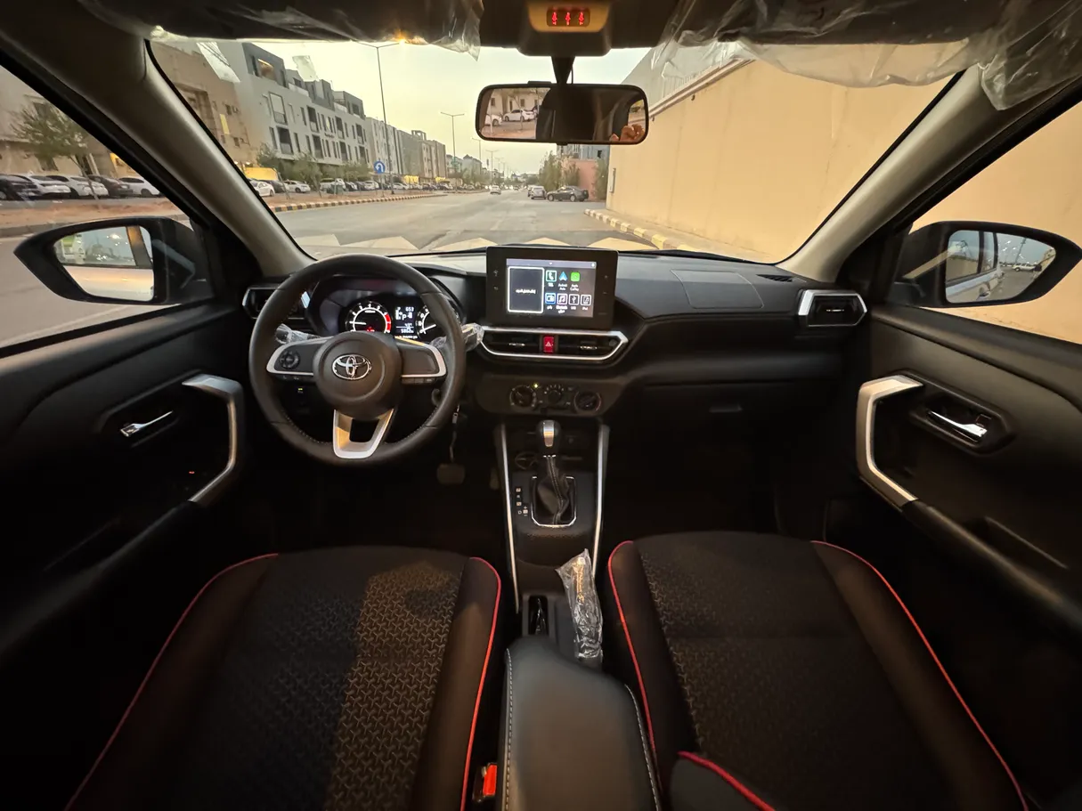 Car image 5