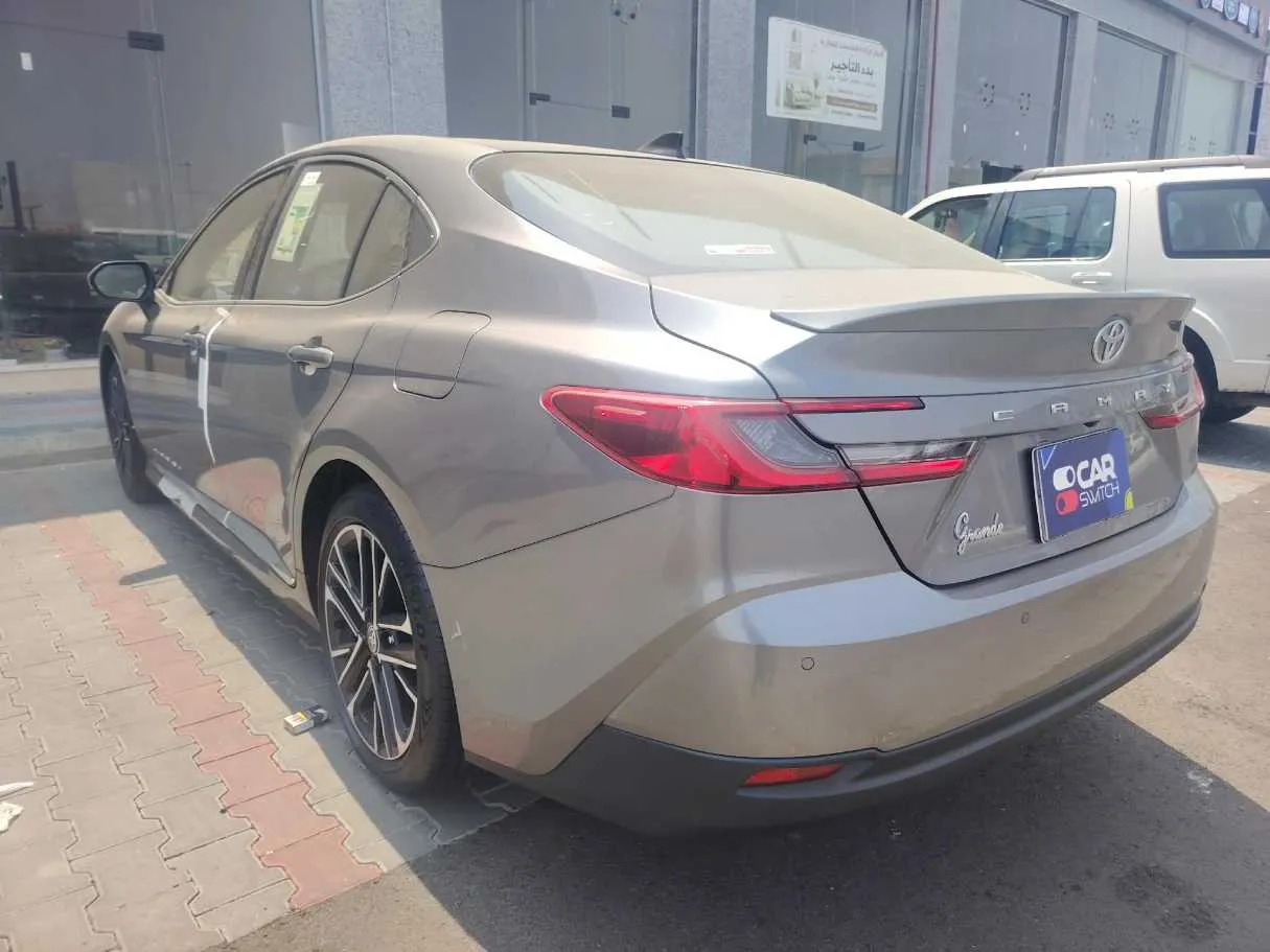Car image 7
