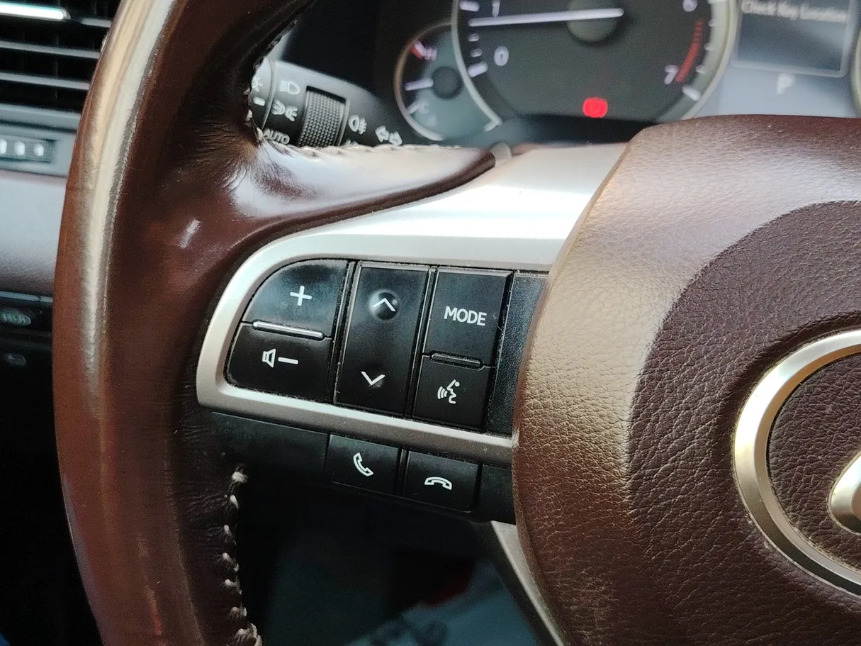 Car image 29