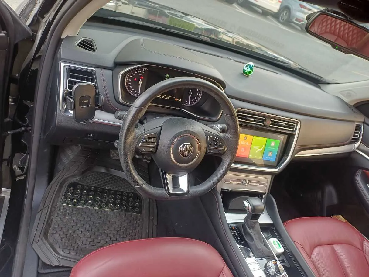 Car image 11