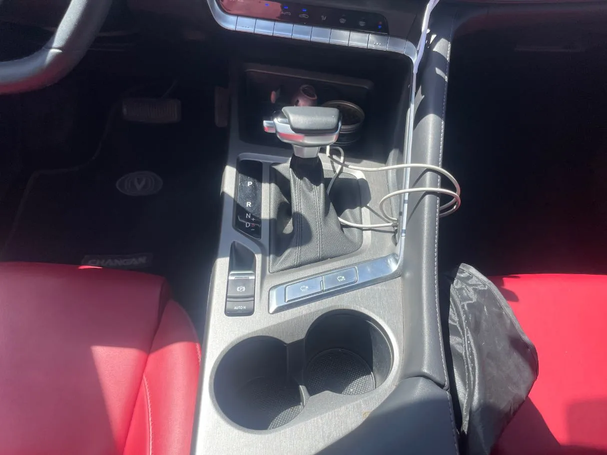 Car image 19