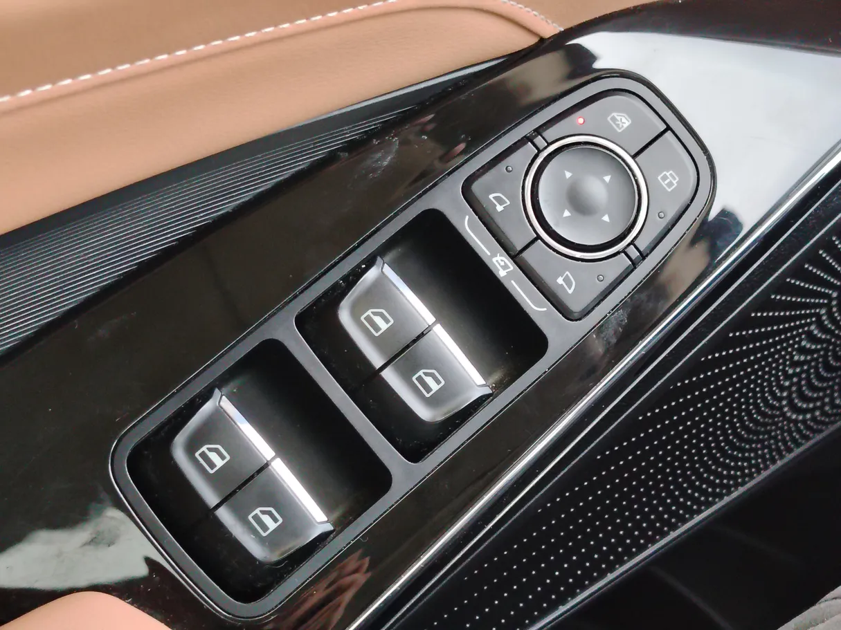 Car image 31