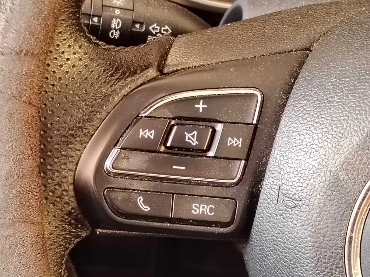 Car image 34
