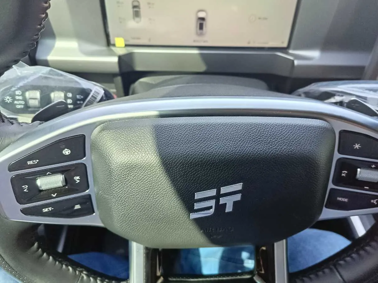 Car image 38