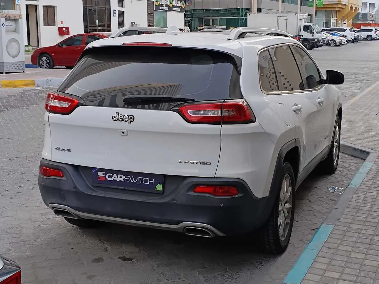 Car image 5