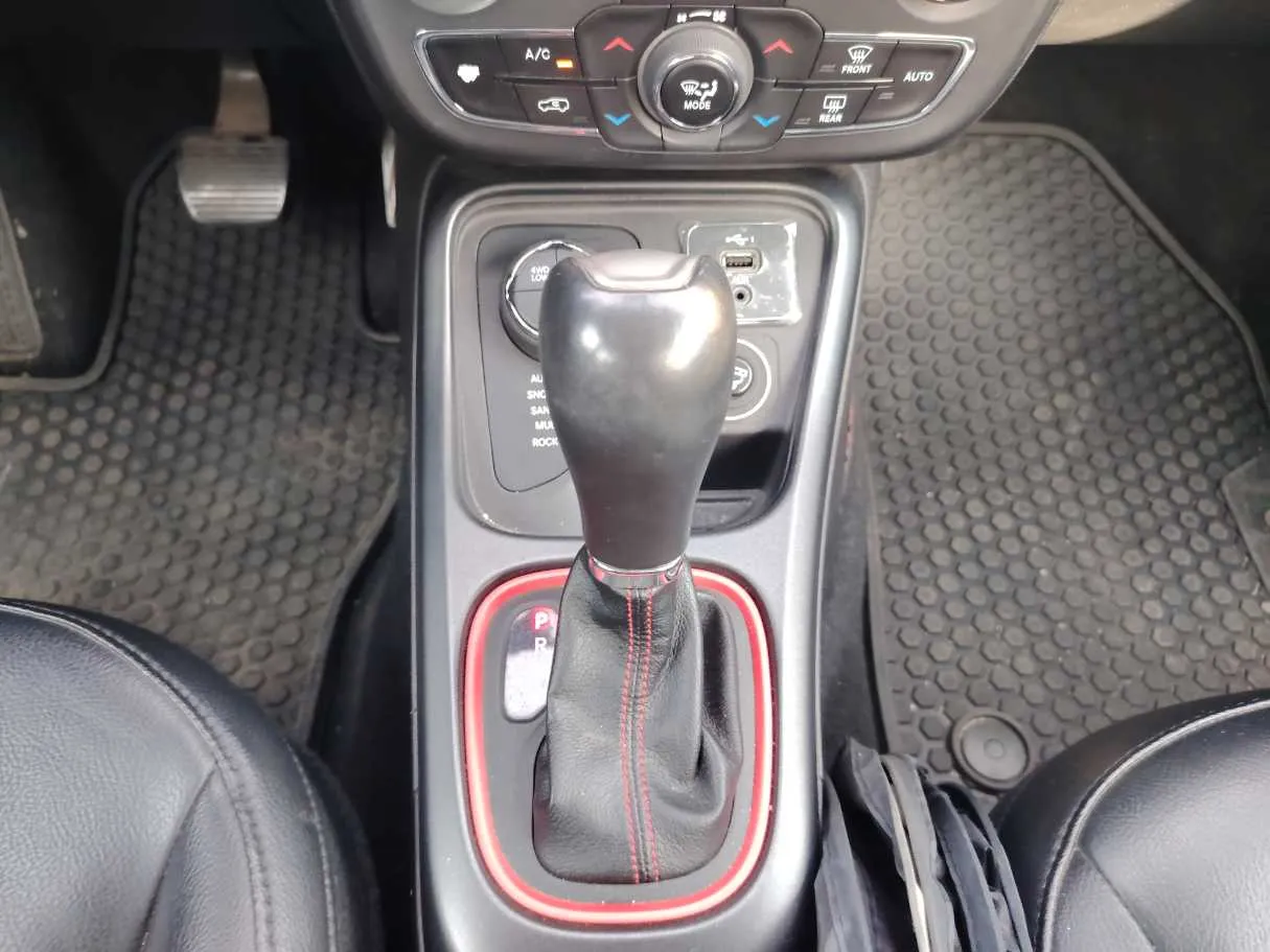 Car image 20