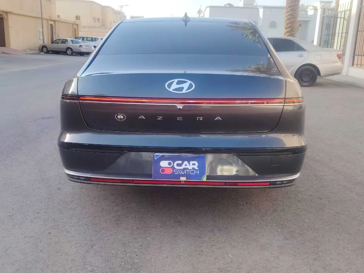 Car image 6