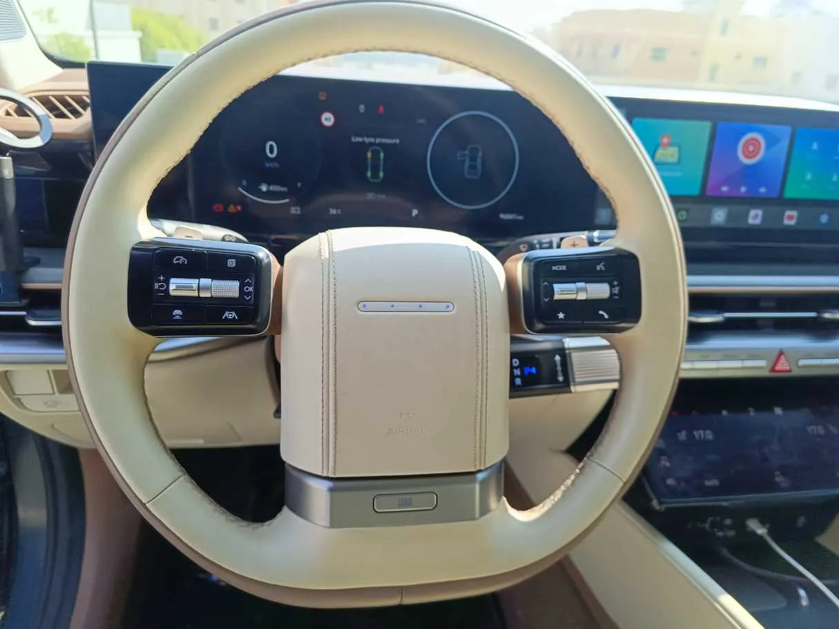 Car image 27