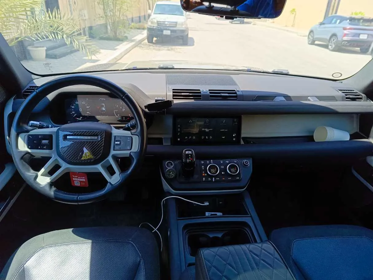 Car image 22