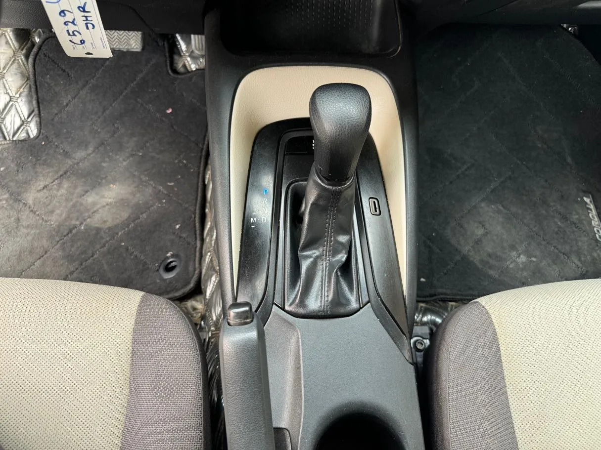 Car image 16
