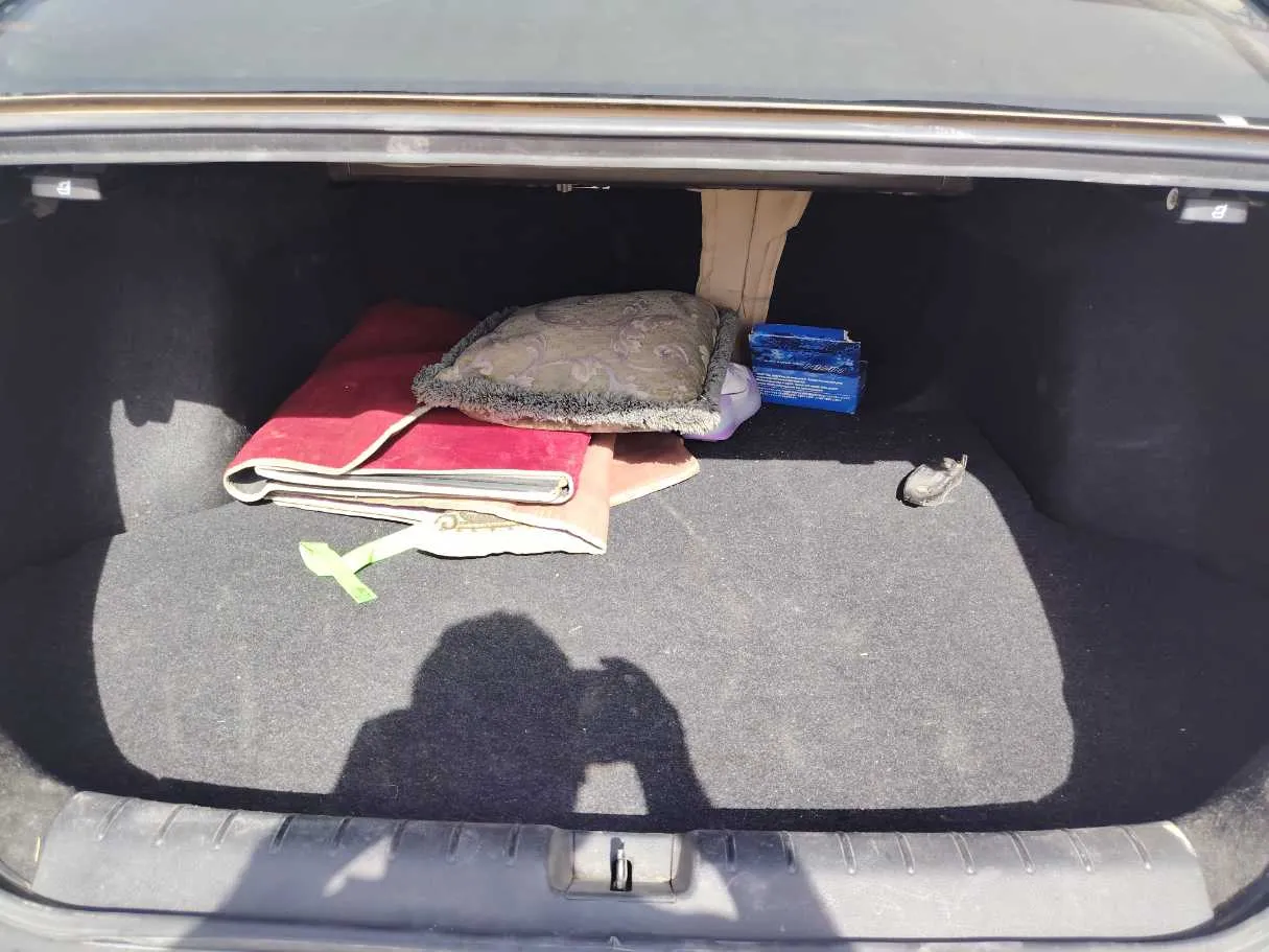 Car image 25