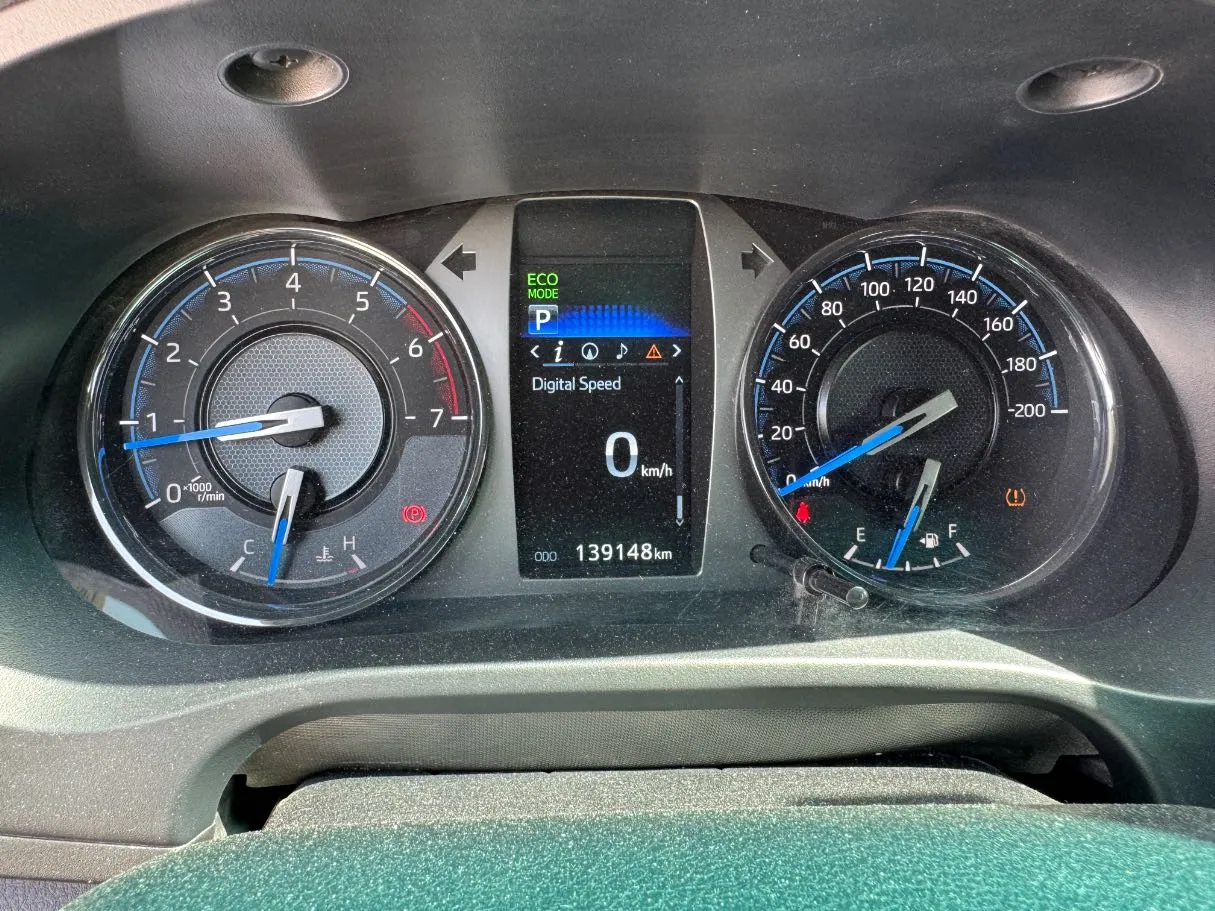 Car image 18