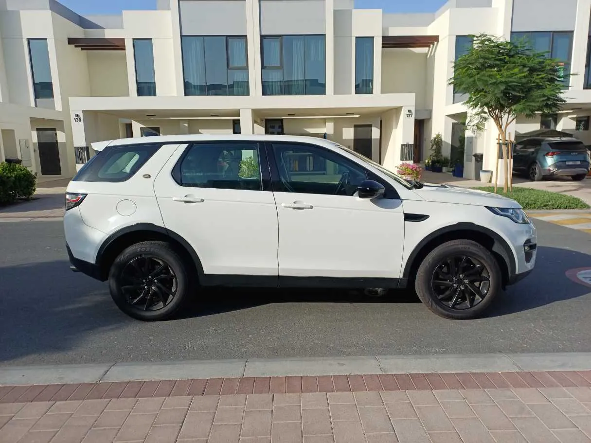 Car image 8