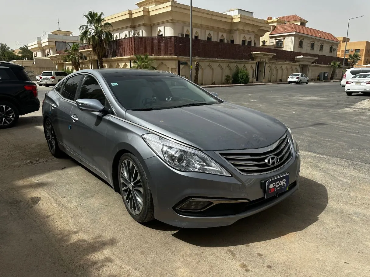 Car image 3