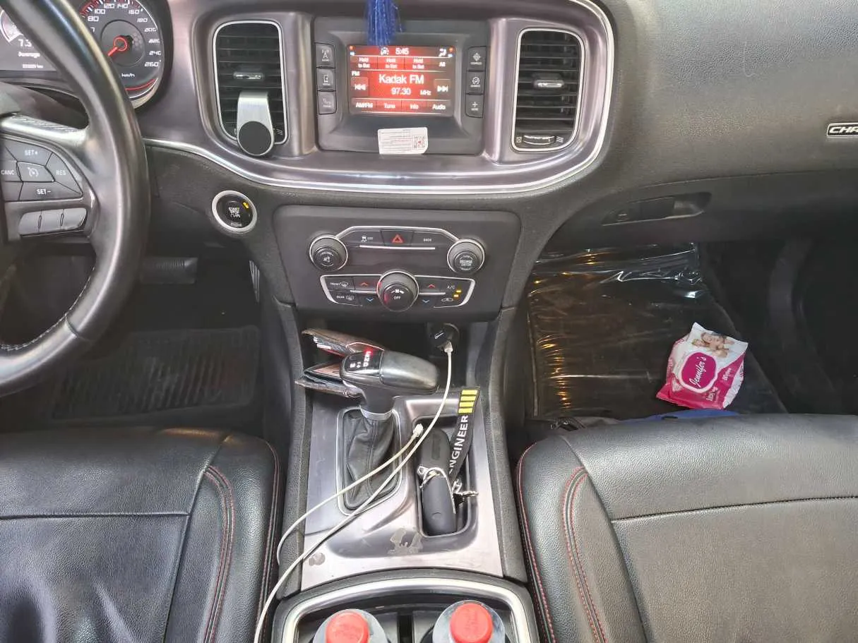 Car image 15