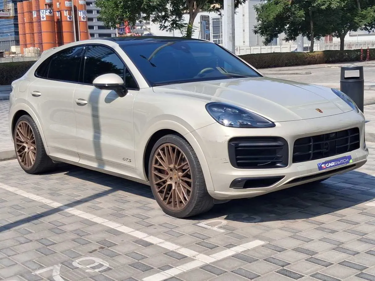 Car image 3