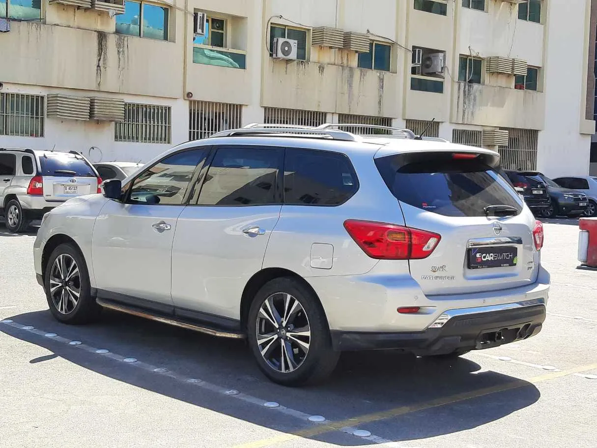 Car image 7