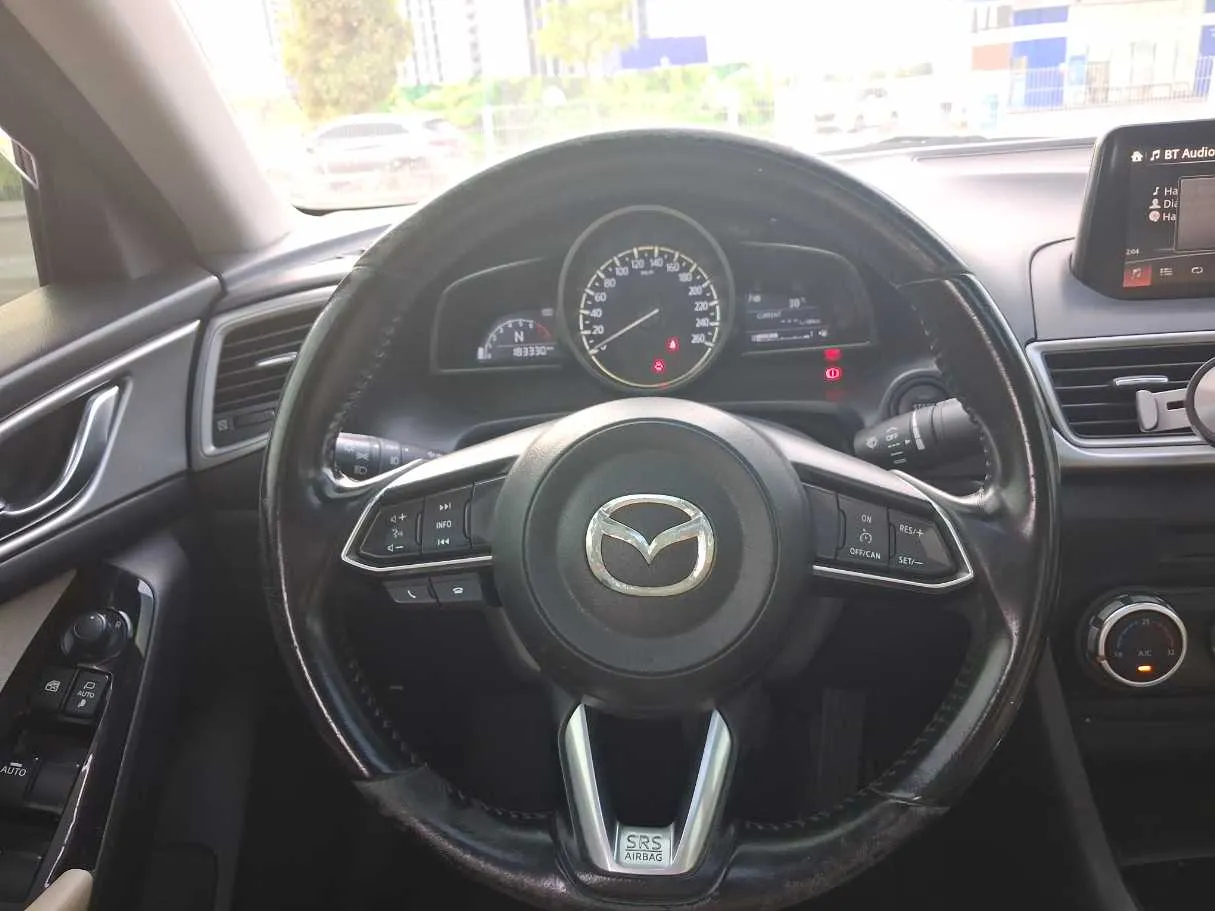 Car image 16